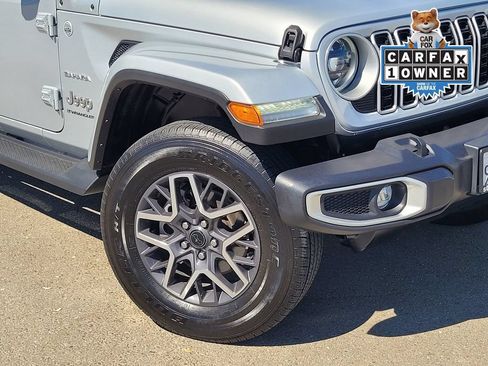 Used 2024 Jeep Wrangler Unlimited Sahara AWD/4WD image 9