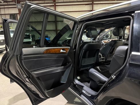 Used 2018 Mercedes-Benz GLS 450 4MATIC w/ Premium Package image 15