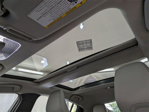 Used 2024 Toyota Prius Limited w/ Limited Premium Package image 17