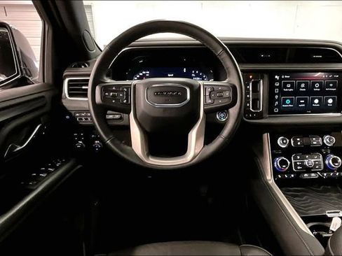Used 2024 GMC Yukon XL Denali AWD/4WD image 6