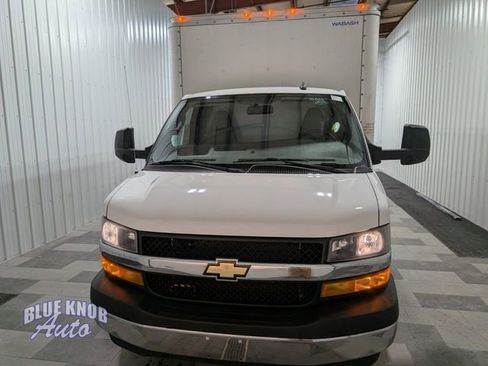 Used 2022 Chevrolet Express 3500 w/ Power Convenience Package image 6