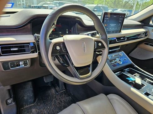 Used 2024 Lincoln Aviator Reserve w/ Equipment Group 201A image 9