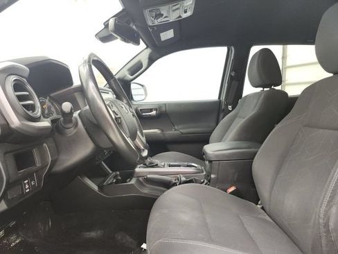 Used 2018 Toyota Tacoma TRD Off-Road w/ Technology Package AWD/4WD image 14