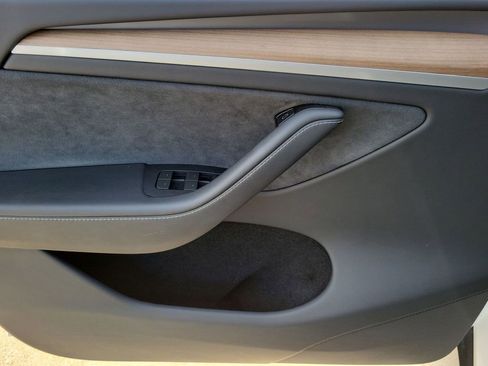 Used 2024 Tesla Model Y Long Range image 23