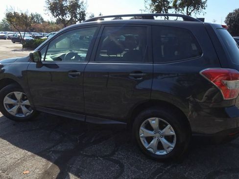 Used 2016 Subaru Forester 2.5i Premium AWD/4WD image 6