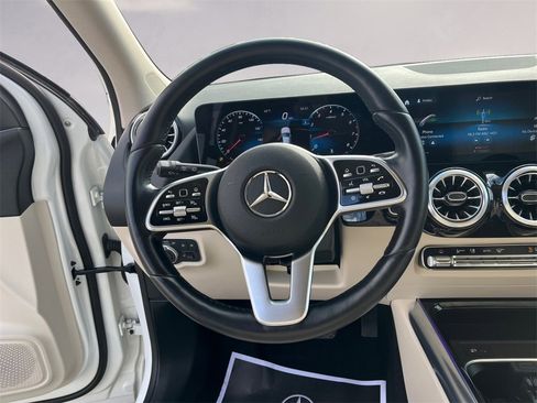 Certified 2022 Mercedes-Benz GLA 250 4MATIC image 12