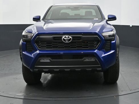 Used 2025 Toyota Tacoma TRD Off-Road image 8