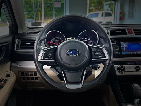 Used 2018 Subaru Outback 2.5i AWD/4WD image 15