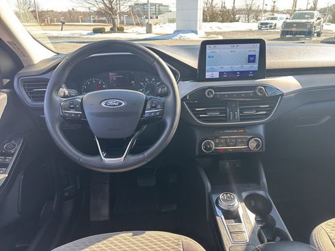 Used 2022 Ford Escape SE w/ Cold Weather Package image 25