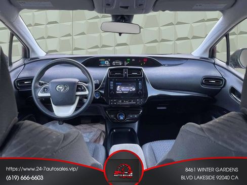 Used 2017 Toyota Prius Two image 22