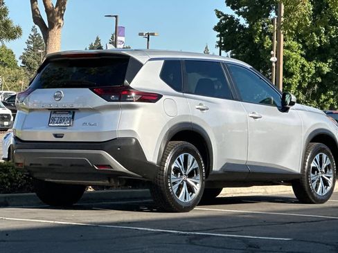 Used 2023 Nissan Rogue SV AWD/4WD image 2