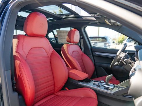 New 2025 Alfa Romeo Stelvio Sprint w/ Veloce Package AWD/4WD image 21