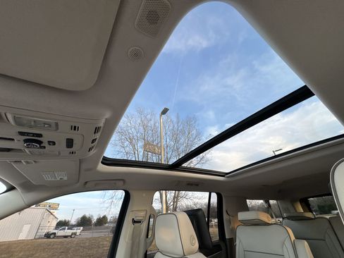 Used 2021 GMC Yukon XL Denali w/ Denali Premium Package image 22