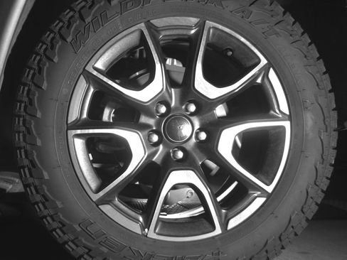 Used 2025 Jeep Compass Trailhawk image 14