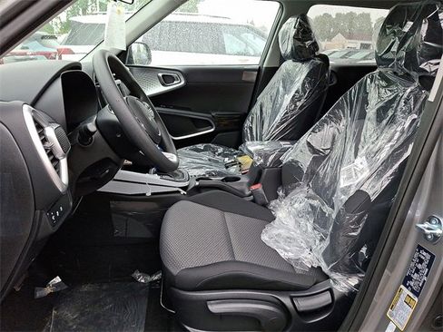 New 2025 Kia Soul LX w/ LX Technology Package image 9