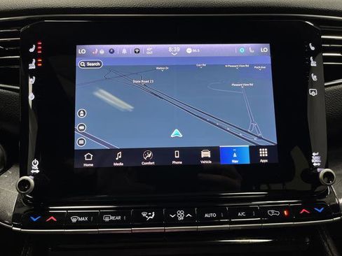 Used 2024 Jeep Wagoneer L 4WD w/ Premium Group I image 10