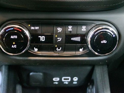 Used 2022 Chevrolet TrailBlazer LT w/ Convenience Package FWD image 24
