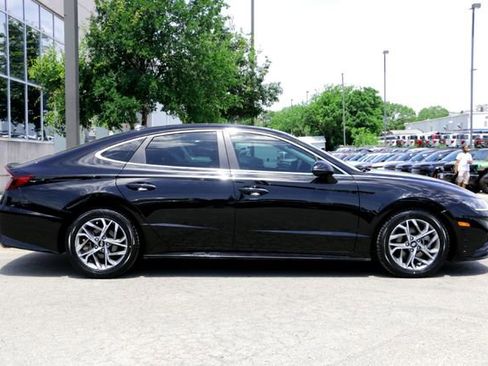 Used 2023 Hyundai Sonata SEL w/ Convenience Package FWD image 3