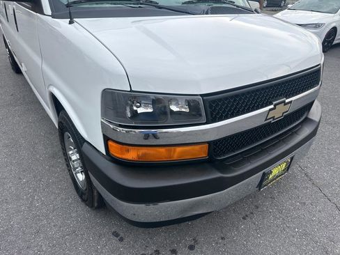 Used 2017 Chevrolet Express 3500 LT w/ LT Preferred Equipment Group RWD image 21