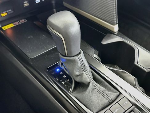 Used 2026 Toyota Camry SE FWD image 25