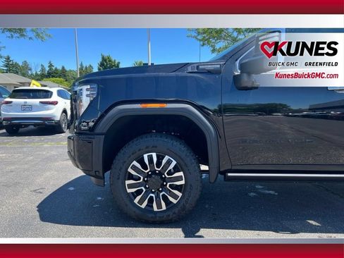 New 2026 GMC Sierra 2500 Denali Ultimate w/ LPO, Black Badging Package AWD/4WD image 13