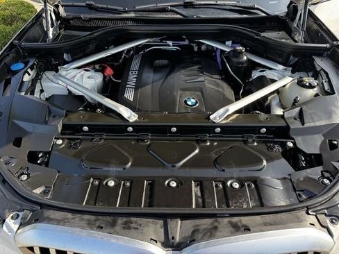 Used 2025 BMW X5 sDrive40i w/ M Sport Package RWD image 25