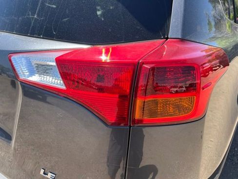 Used 2015 Toyota RAV4 LE FWD image 8