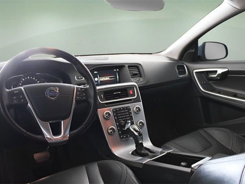 Used 2017 Volvo S60 T5 Dynamic image 21