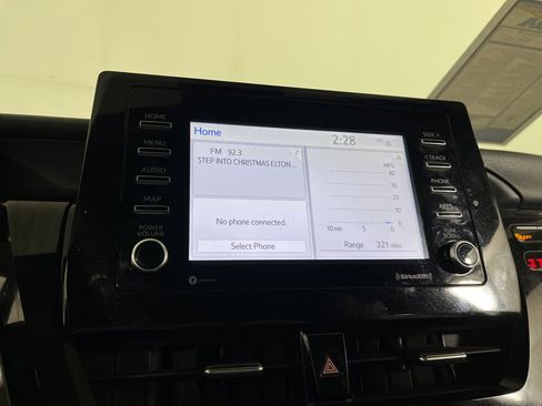 Used 2024 Toyota Camry SE image 21