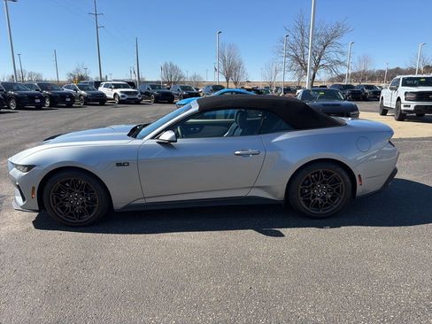 Used 2025 Ford Mustang GT Premium w/ GT Performance Package image 6