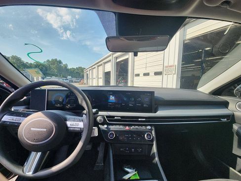 Used 2025 Hyundai Sonata SEL FWD image 17