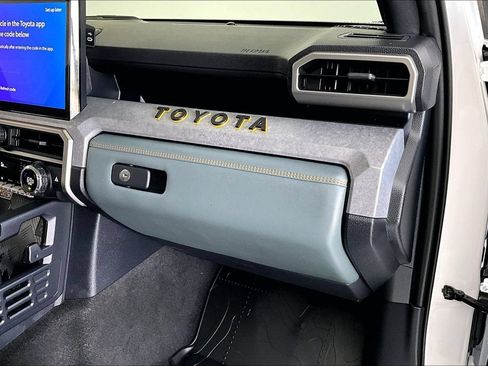 Used 2025 Toyota 4Runner Trailhunter AWD/4WD image 20