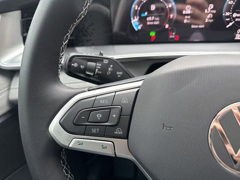 New 2026 Volkswagen Tiguan SE image 13