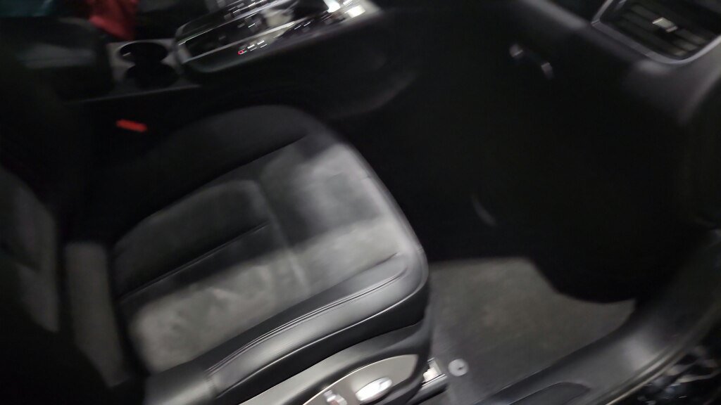 Used 2018 Porsche Macan AWD/4WD image 33