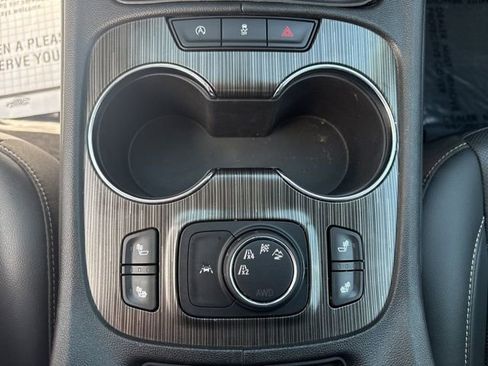 Used 2023 GMC Acadia SLT image 20