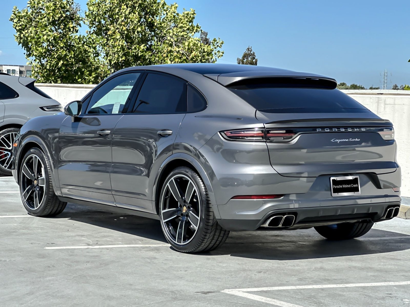 Used 2022 Porsche Cayenne Turbo w/ Assistance Package AWD/4WD image 4