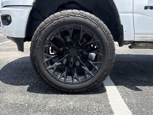 Used 2023 RAM 1500 Laramie AWD/4WD image 9