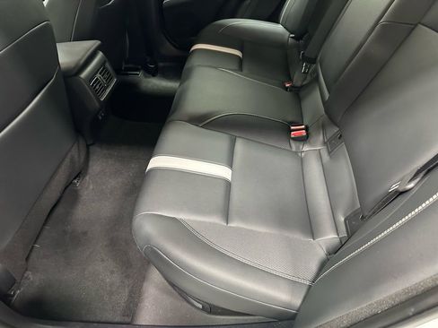 Used 2025 Toyota Camry SE image 46