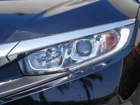 Used 2018 Honda Civic EX-L image 4