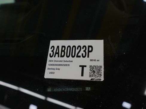 Used 2024 Chevrolet Suburban Z71 AWD/4WD image 34