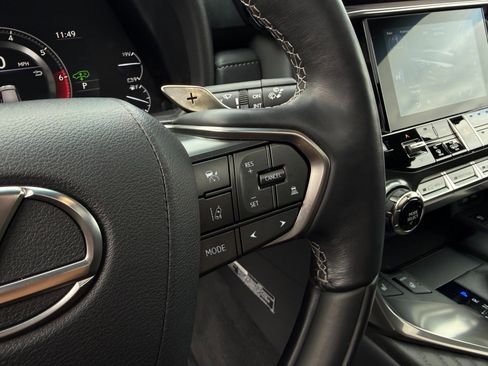 Used 2023 Lexus LX 600 4WD w/ Luxury Package image 13