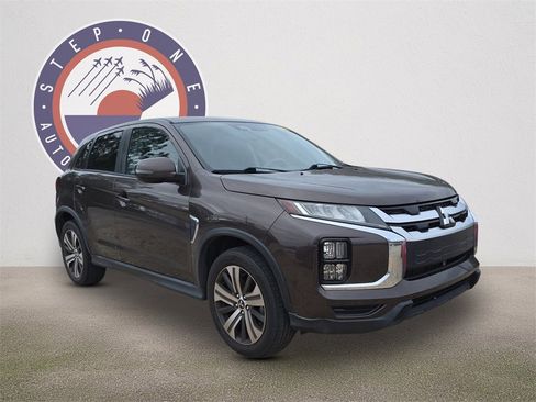 Used 2020 Mitsubishi Outlander Sport SE image 2