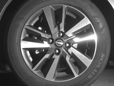 Used 2025 Nissan Versa SV FWD image 9