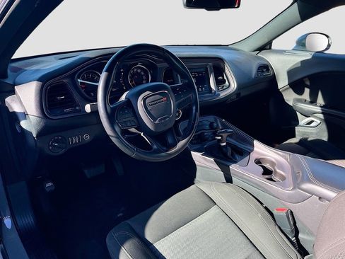 Used 2023 Dodge Challenger SXT RWD image 9