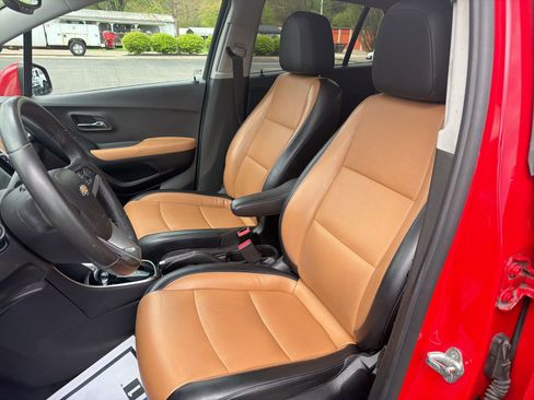 Used 2017 Chevrolet Trax Premier image 24