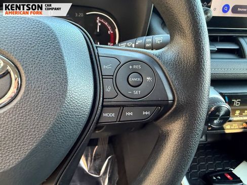 Used 2025 Toyota RAV4 XLE image 18