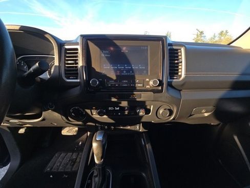 Used 2023 Nissan Frontier SV w/ SV Convenience Package image 10