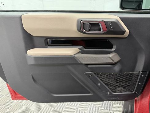 Used 2022 Ford Bronco Wildtrak image 12