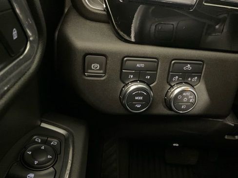 Used 2025 GMC Sierra 1500 Elevation image 26