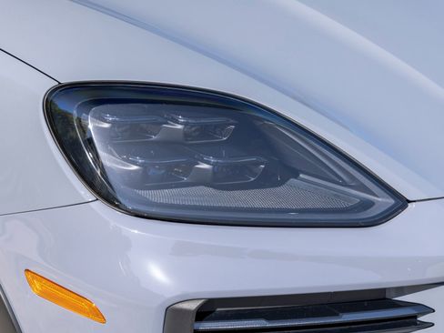 Certified 2024 Porsche Cayenne Turbo GT AWD/4WD image 16
